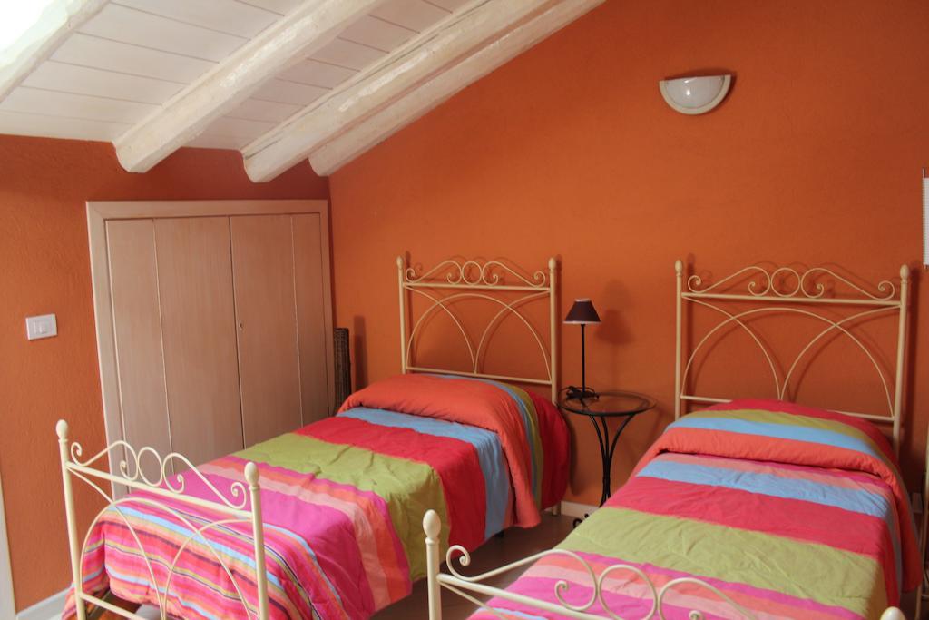Hotel Porta Santa Maria Busca Room photo